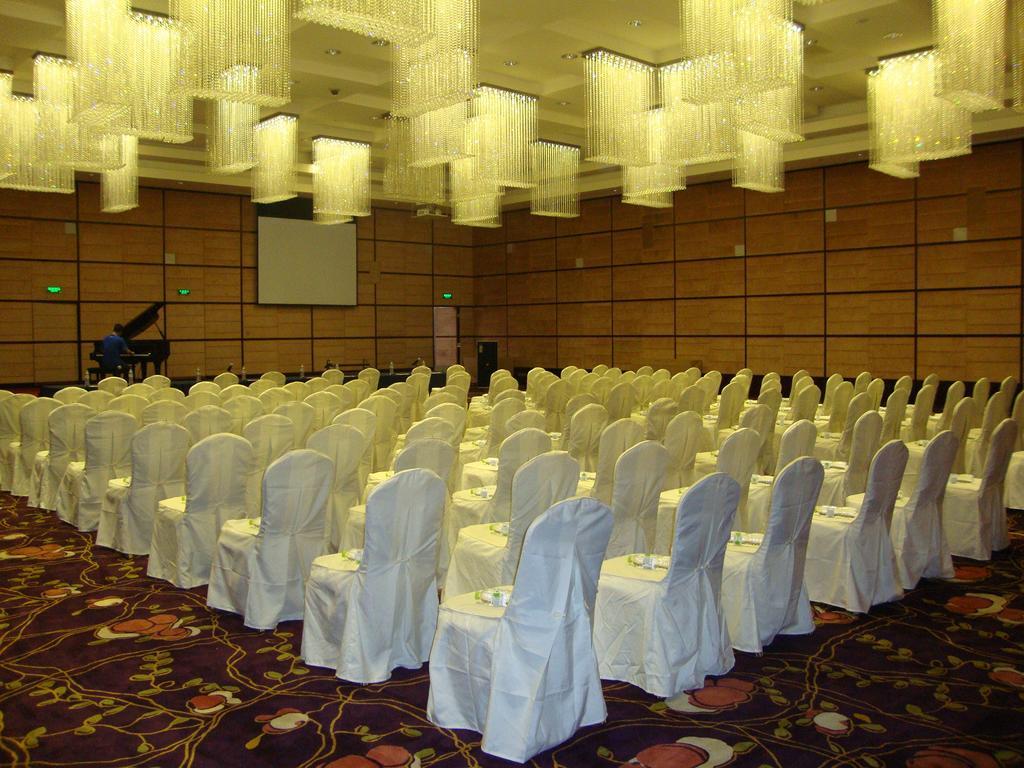 Ramada Plaza Lianyungang Hotel Exterior photo