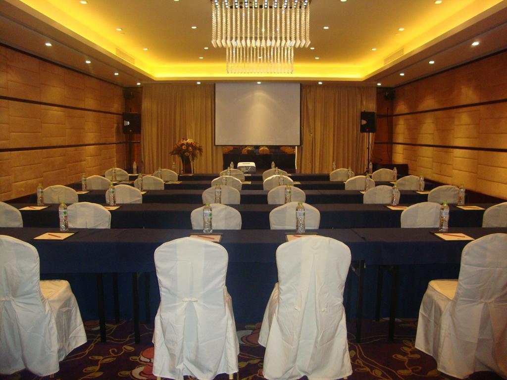 Ramada Plaza Lianyungang Hotel Exterior photo