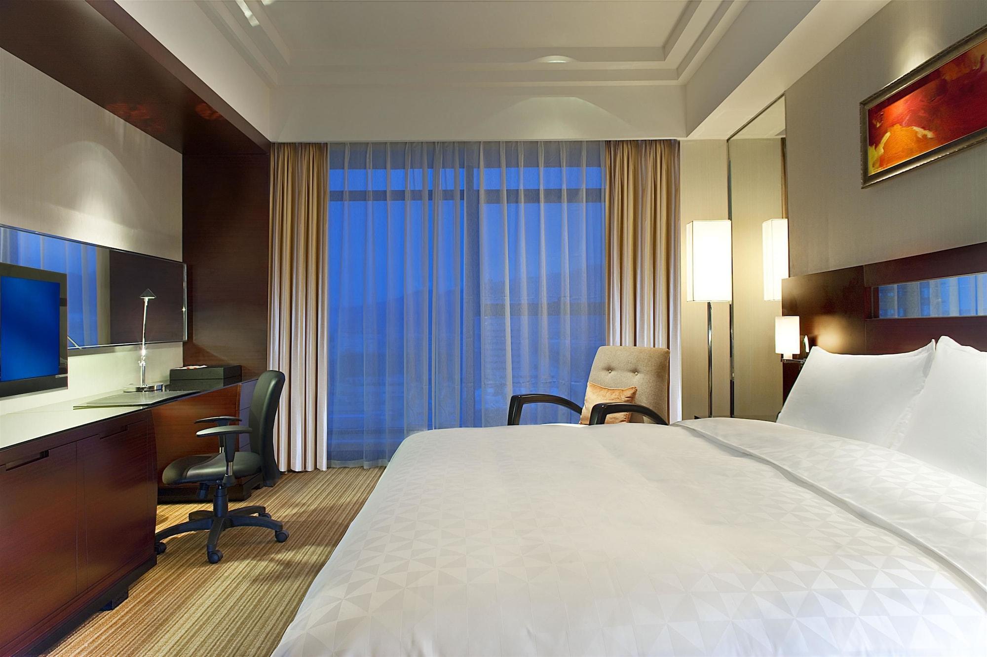 Ramada Plaza Lianyungang Hotel Exterior photo