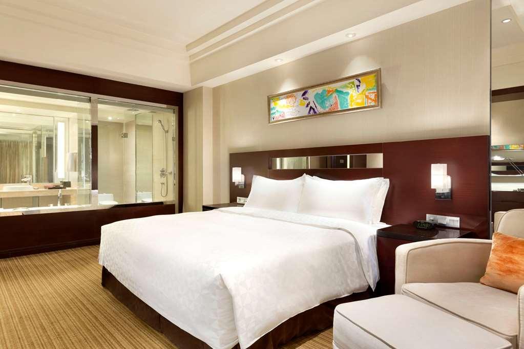 Ramada Plaza Lianyungang Hotel Room photo