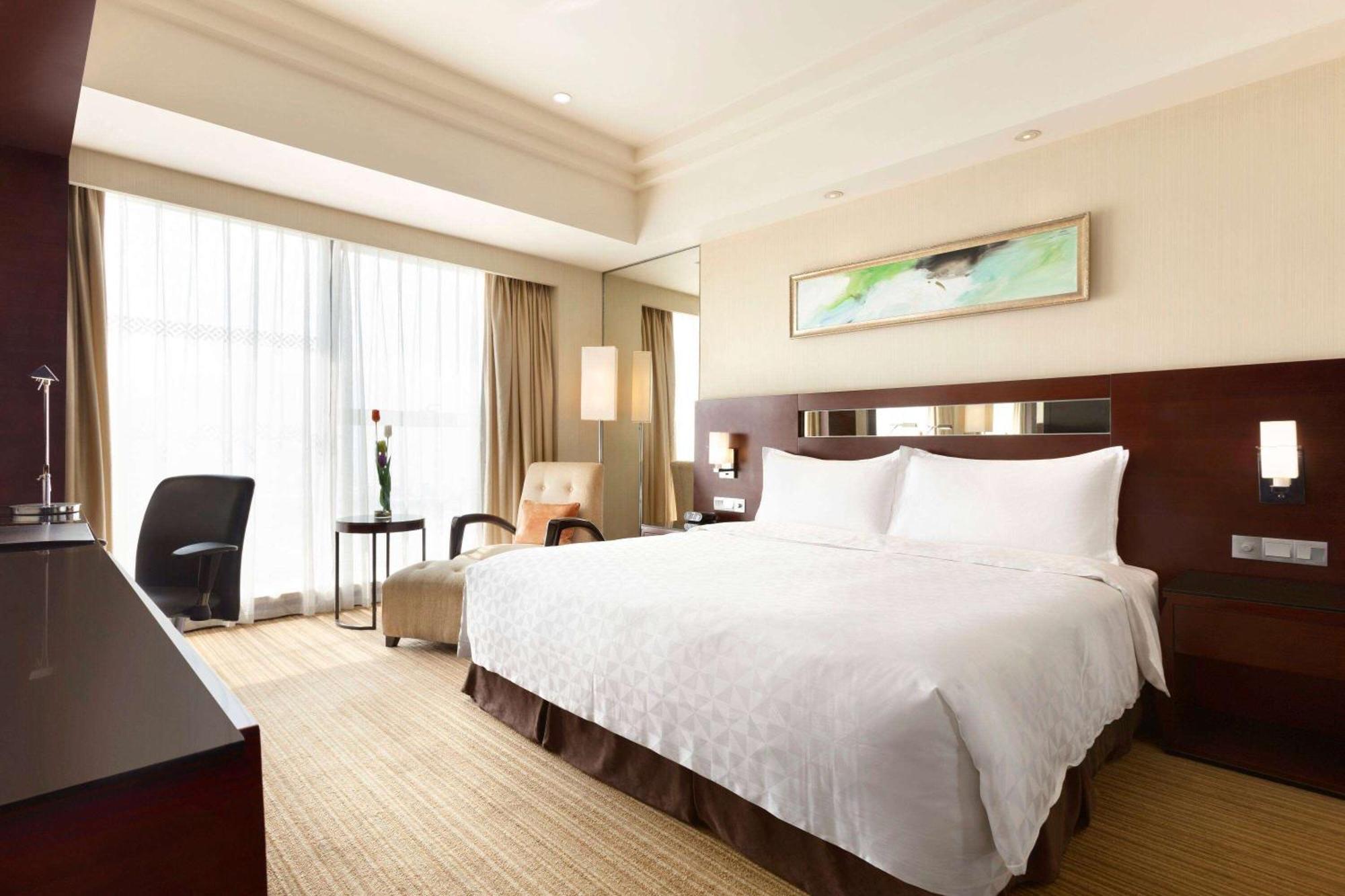 Ramada Plaza Lianyungang Hotel Exterior photo