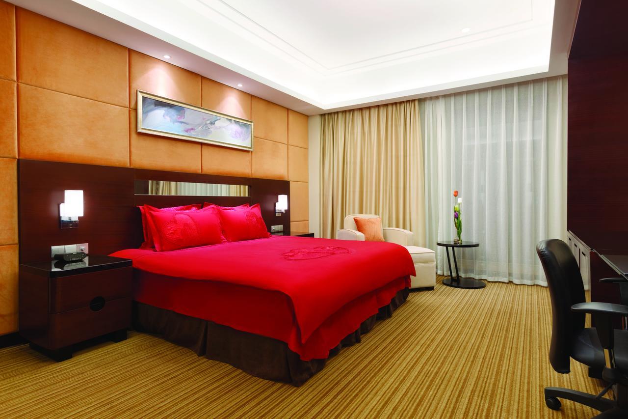 Ramada Plaza Lianyungang Hotel Exterior photo